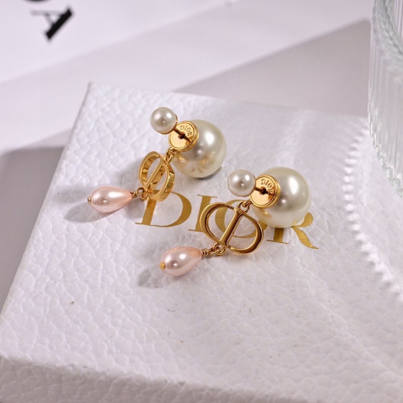 chr1st1an D10r earrings
